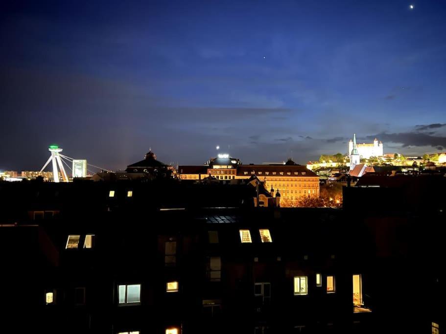 Old Town 2Br With Best View บราติสลาวา ภายนอก รูปภาพ